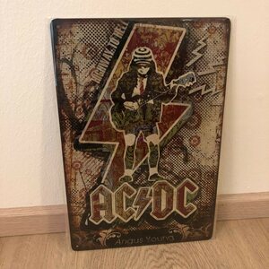 AC/DC Peltitaulu