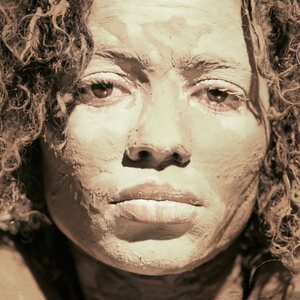 Nneka – Soul Is Heavy 2LP Coloured Vinyl